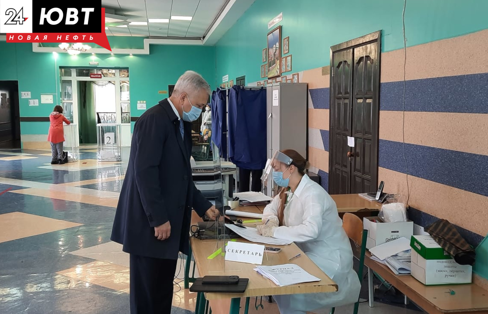 В Альметьевске проголосовал генеральный директор «Татнефти» Наиль Маганов